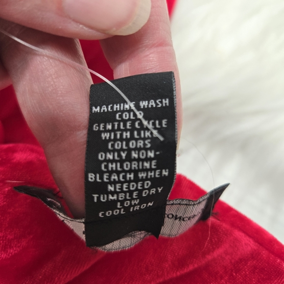 INC Nostalgia Red Ruched Velvet Scarf - Picture 5 of 8